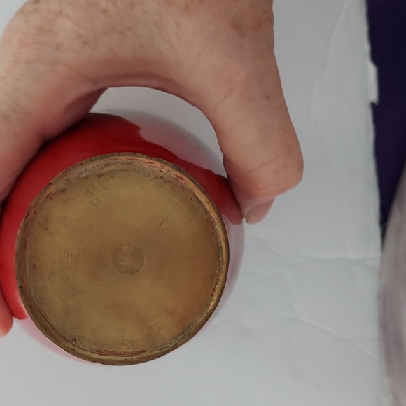 Mother of Pearl onlay on Red  Vase.6.5in.Hx3.5in.W. - Picture 6 of 7